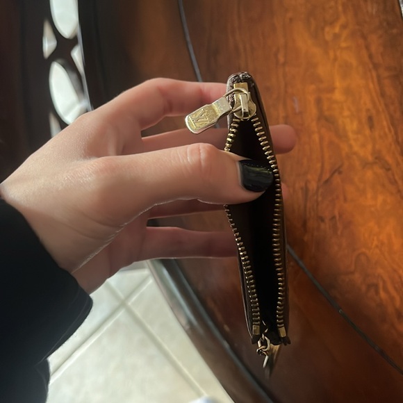 LOUIS VUITTON monogram key pouch - Picture 9 of 9